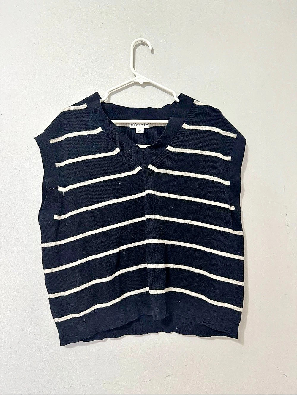 Ava & Viv Black and White Striped V-Neck Sweater Vest XXL